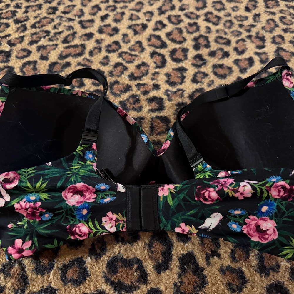 Victoria's Secret Floral Black Bra - Picture 2 of 3